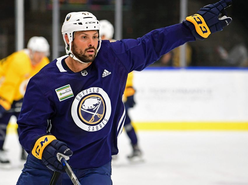 Sabres' Zach Bogosian believes he can 