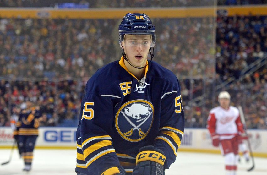 Basketball, football helped pave path to NHL for Sabres' Kyle