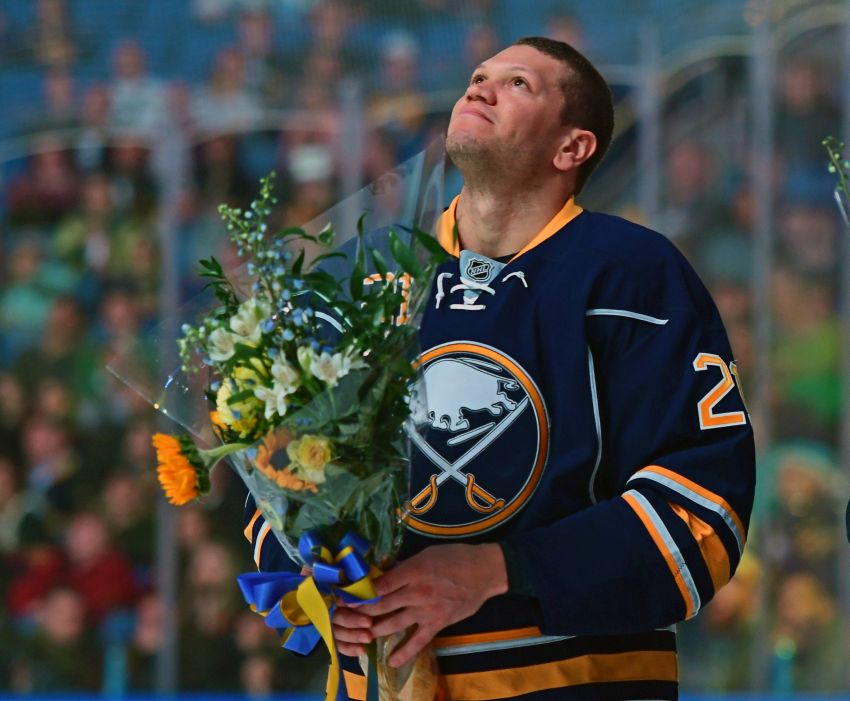 Sabres re-sign captain Kyle Okposo to one-year contract - Buffalo Hockey  Beat