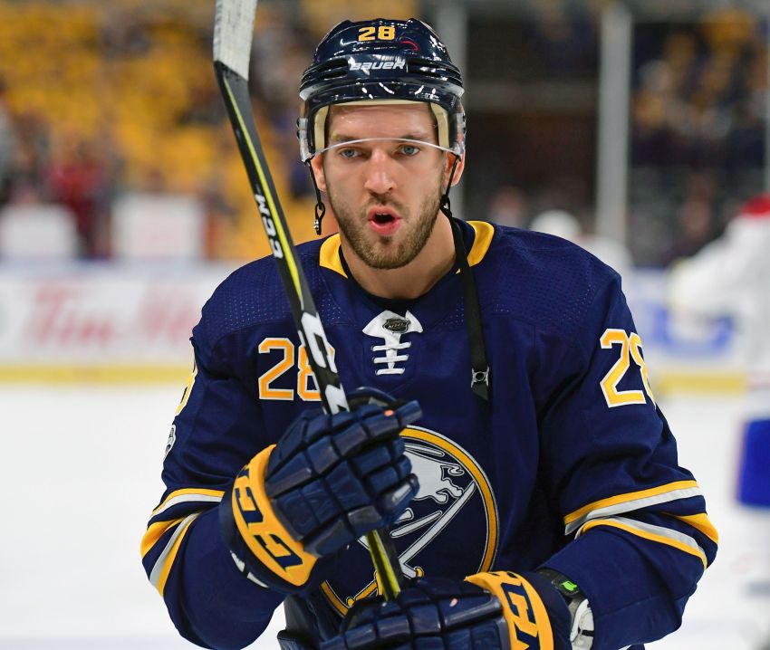 Sabres re-sign Zemgus Girgensons to one 