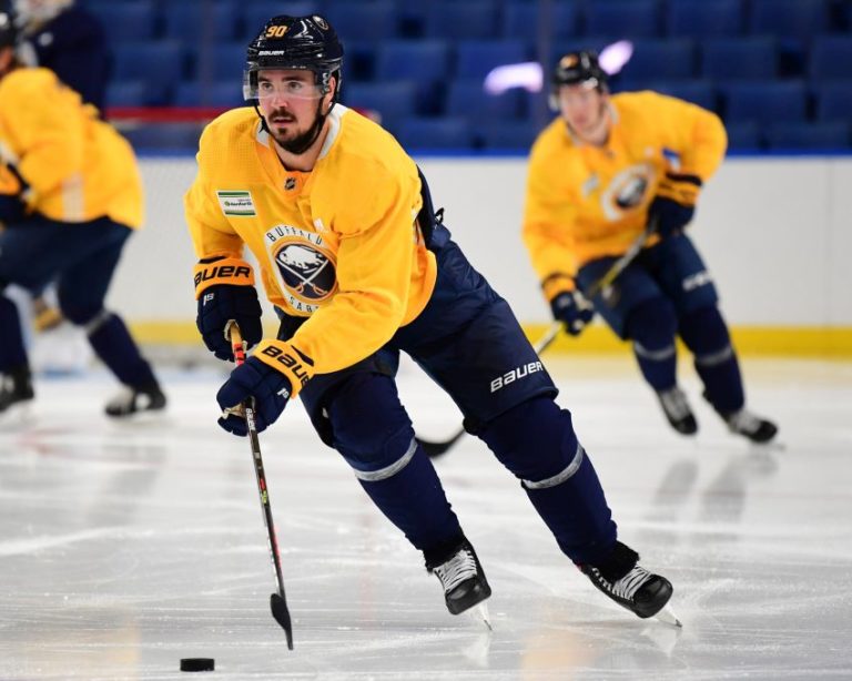 Sabres’ Marcus Johansson learned from short tenure with Bruins