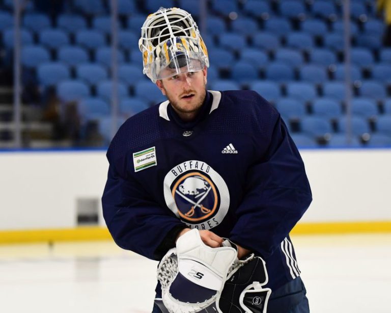 sabres-goalie-linus-ullmark-upbeat-following-tough-season-buffalo