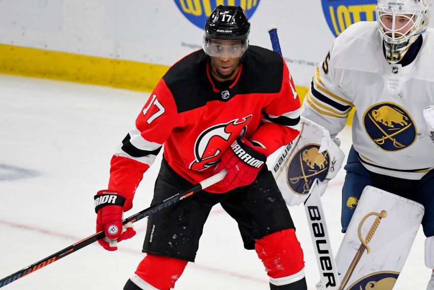 Flyers face Wayne Simmonds and the New Jersey Devils in home opener