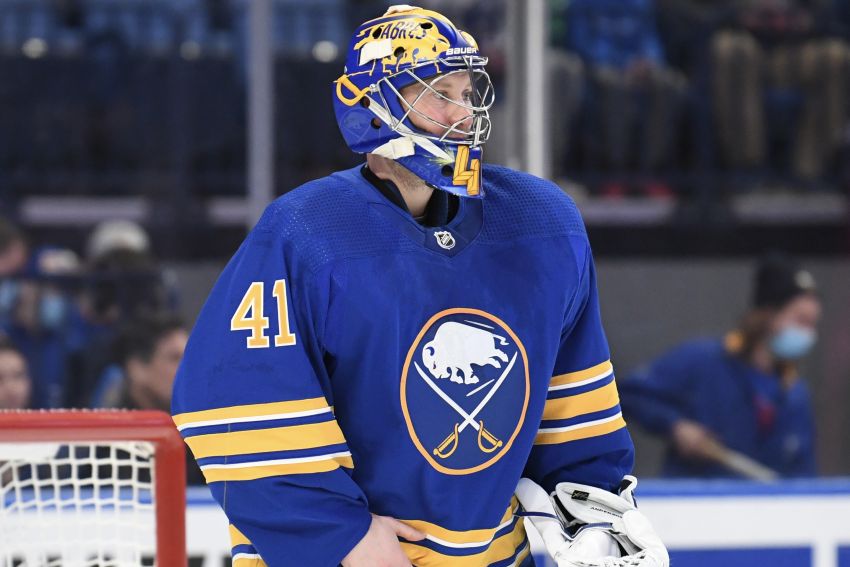 Sabres re-sign goalie Craig Anderson to one-year contract