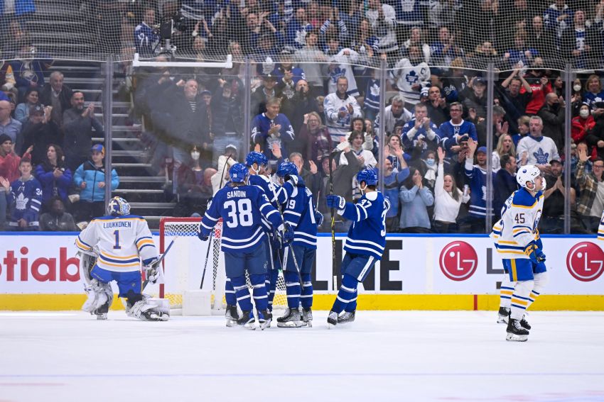 Lightning end road skid with solid win over Devils - The Rink Live