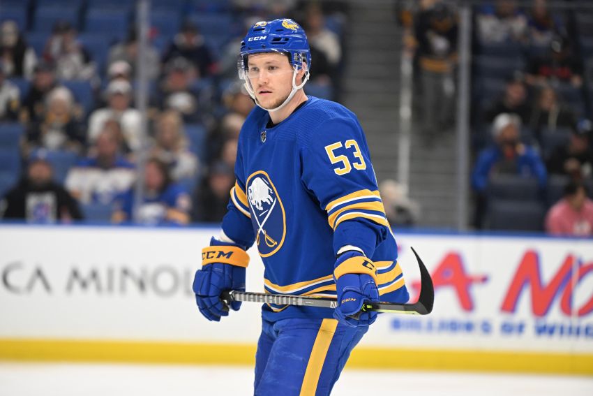 As Jeff Skinner preps for another Sabres season, he has high praise for  sister's Hockey Canada challenge