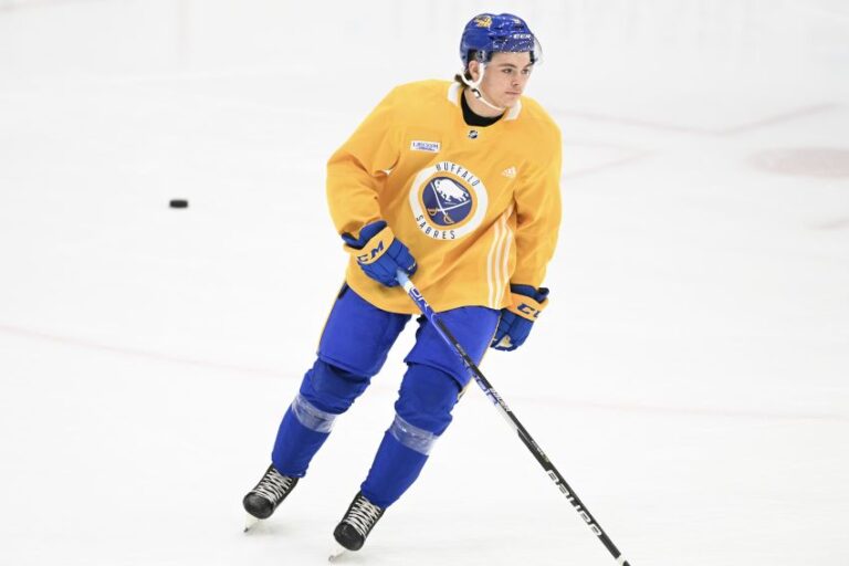 Sabres sign prospect Zach Benson to entrylevel contract Buffalo